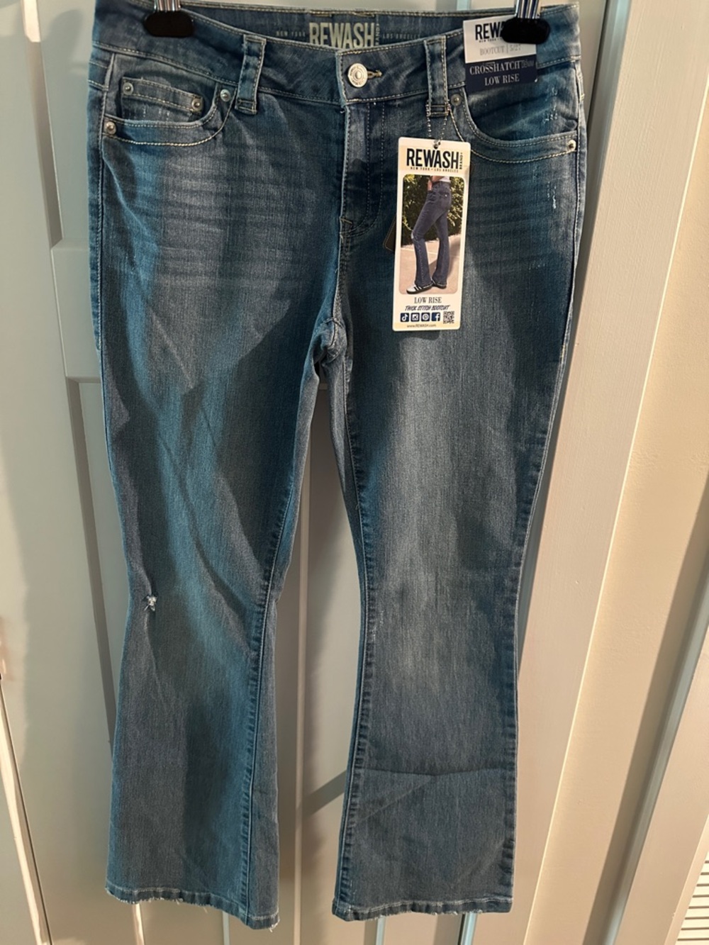 NWT Rewash Low Rise Thick Stitch Boothcut Jeans with mild distressing. Size 5/27